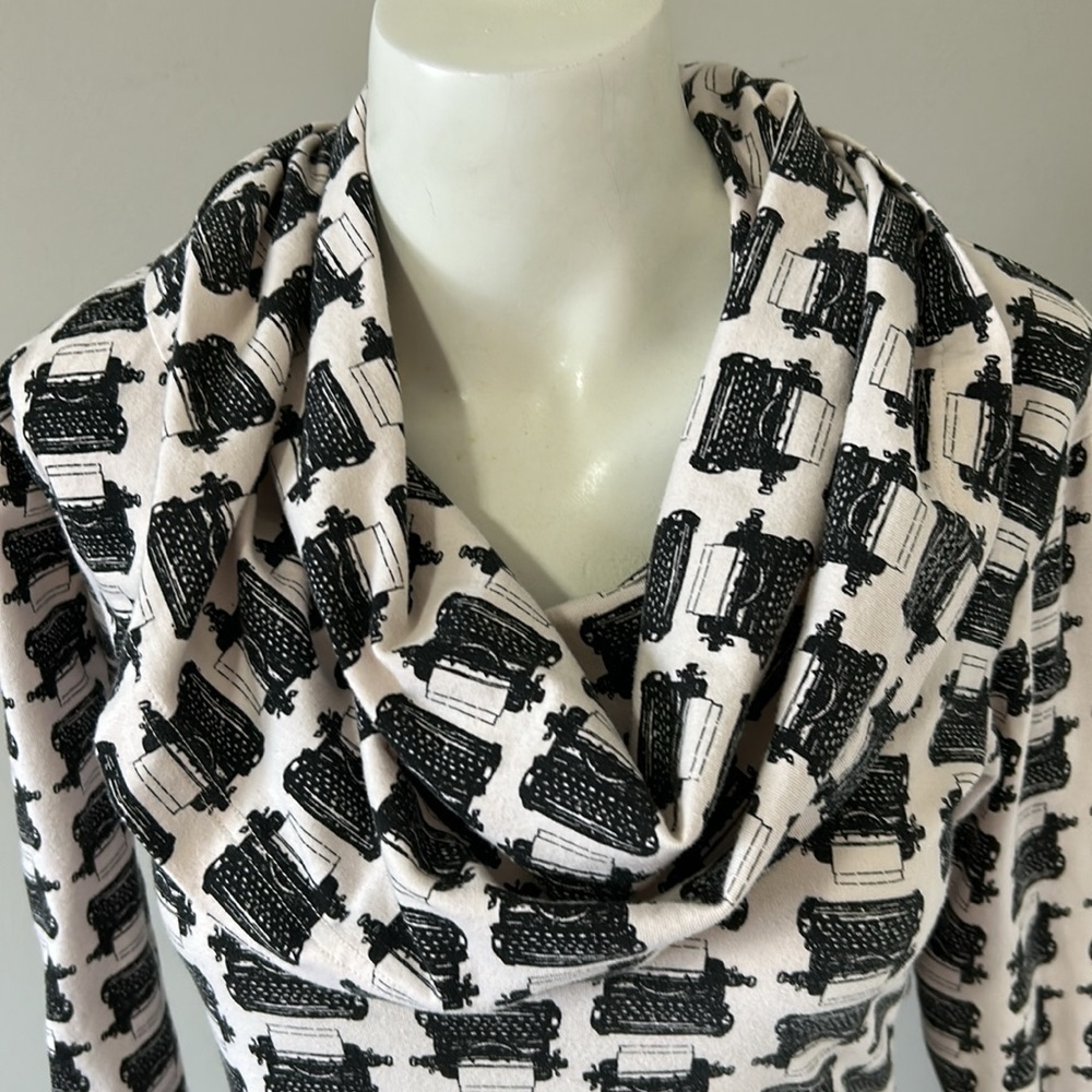 Effie's Heart ~ Typewriter Print Julliard Pullover Tunic Cowl Neck Cream Black S - Picture 2 of 10